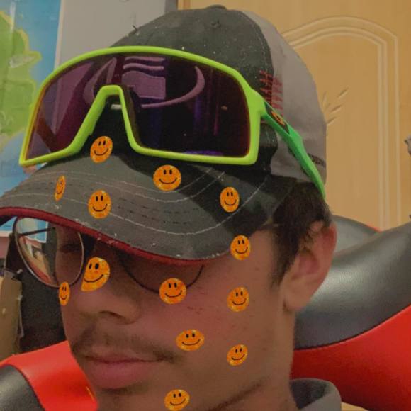 Meet your Posher, Alexis - Picture 1 of 1